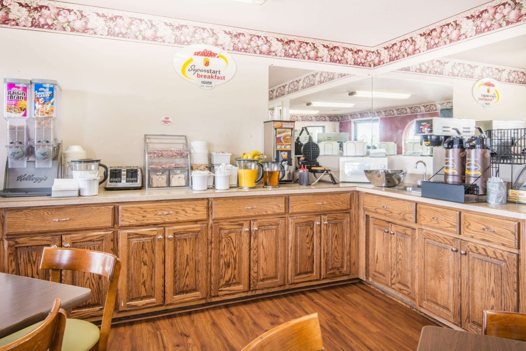 Super 8 by Wyndham Big Cabin/Vinita Area