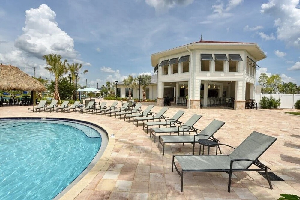 Amazing 5 Bedroom Home With Private Pool Home
