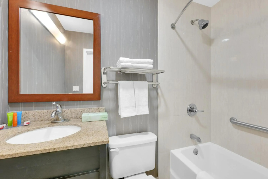 Hotel Pergola Jamaica JFK