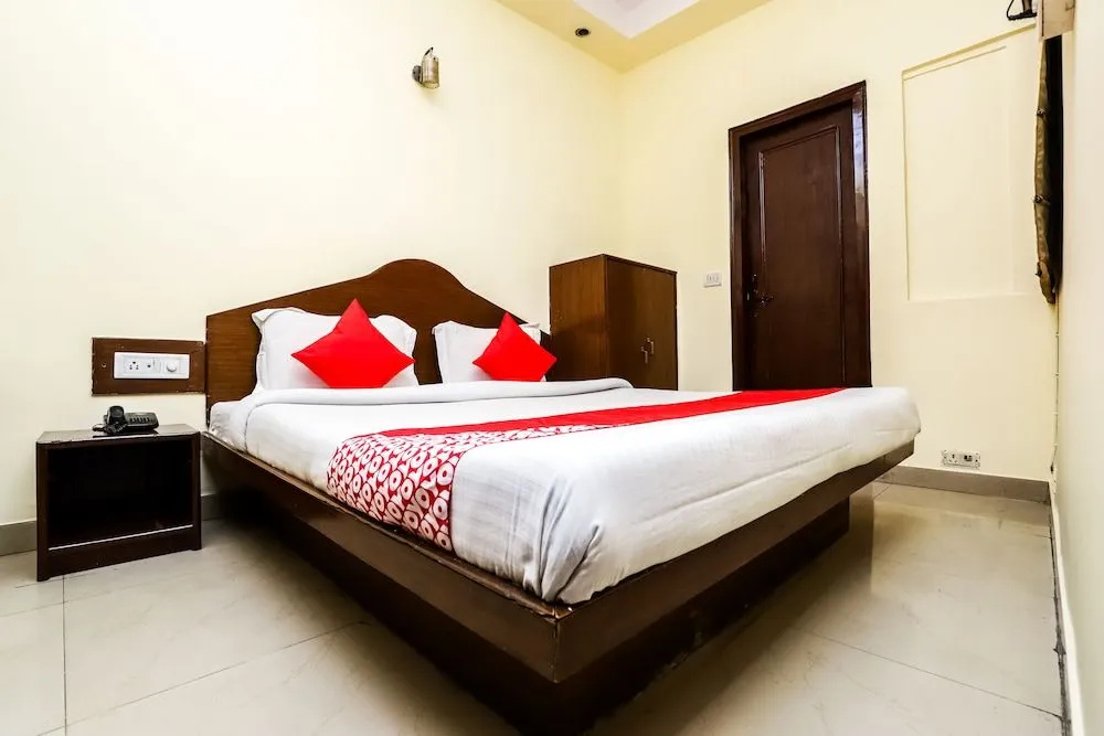 OYO 9448 Hotel Karan Palace