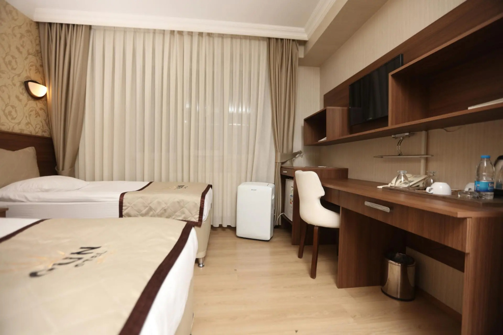 Gun Otel