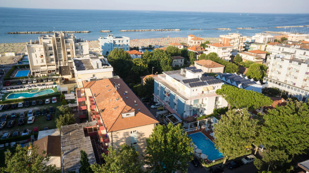 Hotel Villa dei Fiori - sul mare con piscina