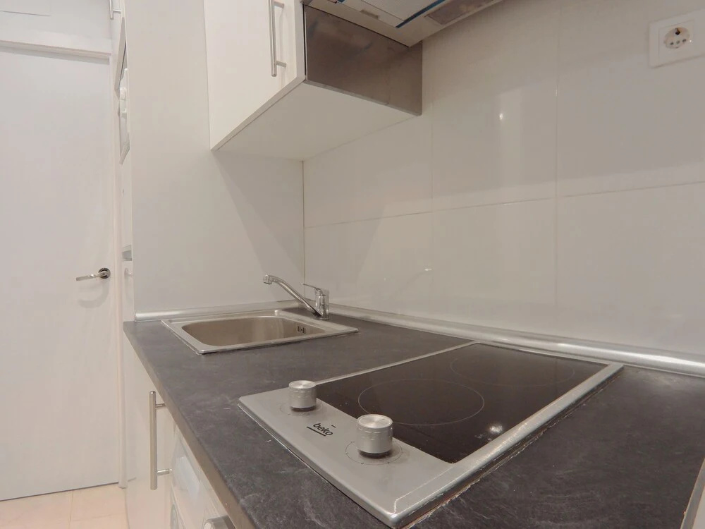 Apartamento interior en bajos cercano al parque Olof Palme AP2