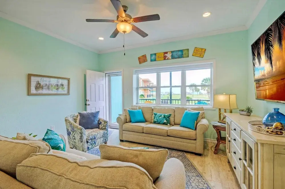 Beach Boardwalk 2 Pools, Tennis & Pickleball Shorely Blessed by Avantstay