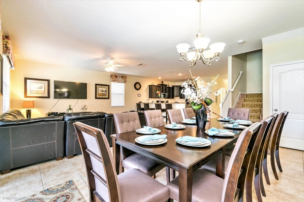 1428 Moonvalley Drive