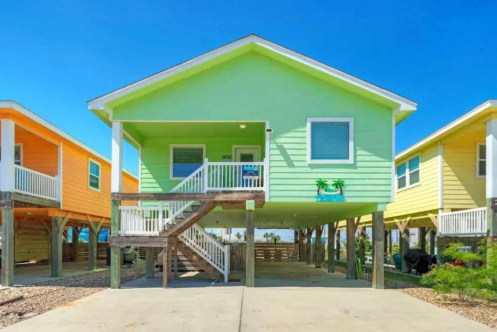 Laid Back Lime by AvantStay | Near Beach w/ Pool, Complimentary Pool Warmer