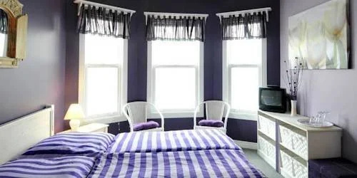 Marina Cove Inn B&B