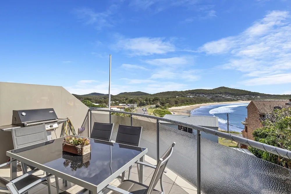 Fingal Breeze at Fingal Bay