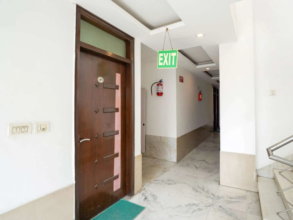 Oyo 79847 Collection O Hotel LS