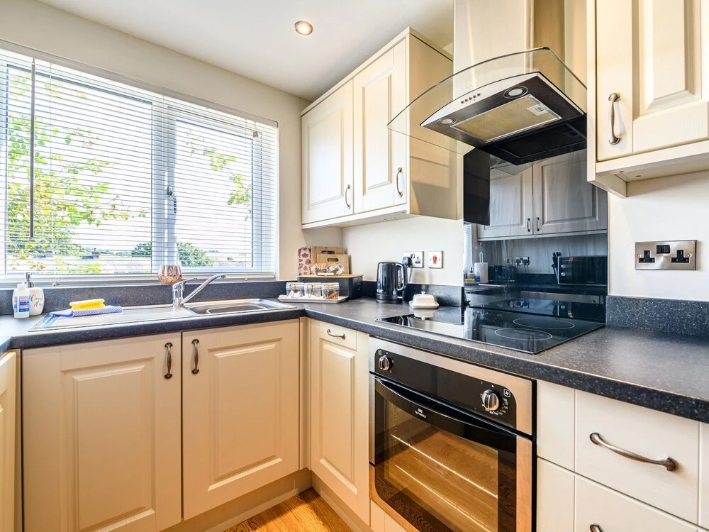 2 Orchard Leigh