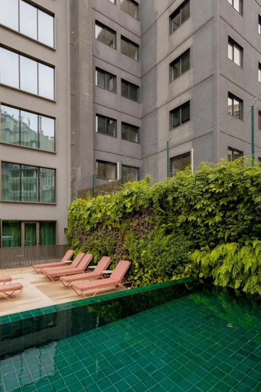 LUSTER Hotel