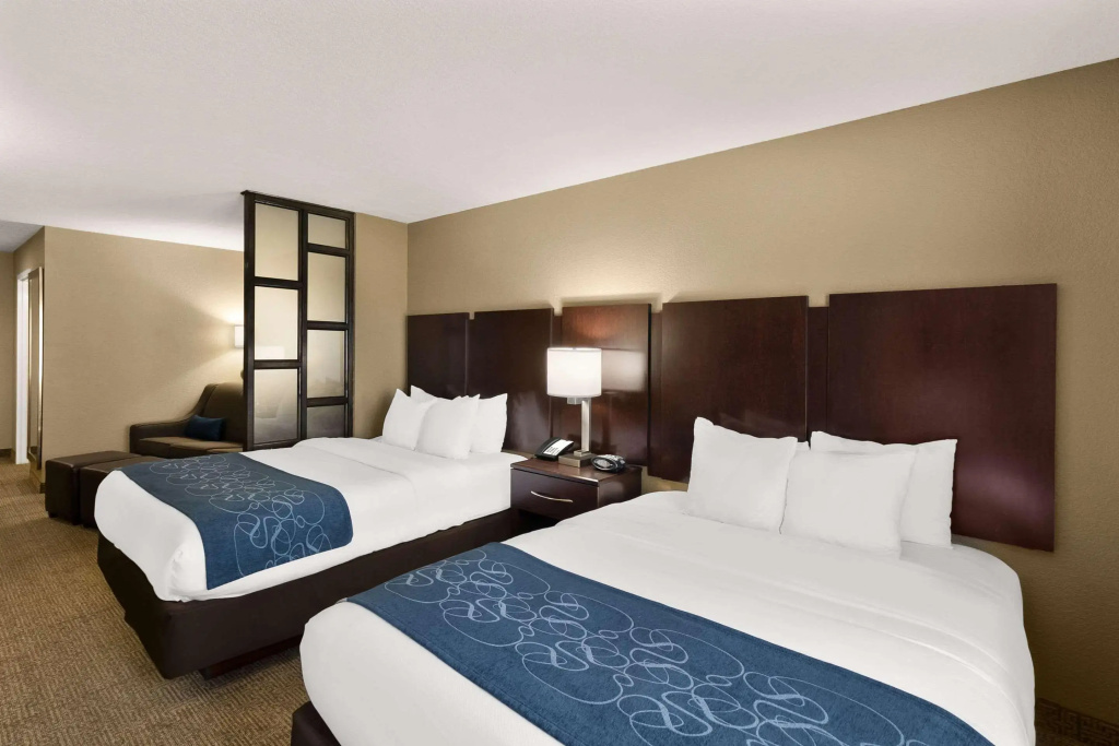 Comfort Suites Commerce