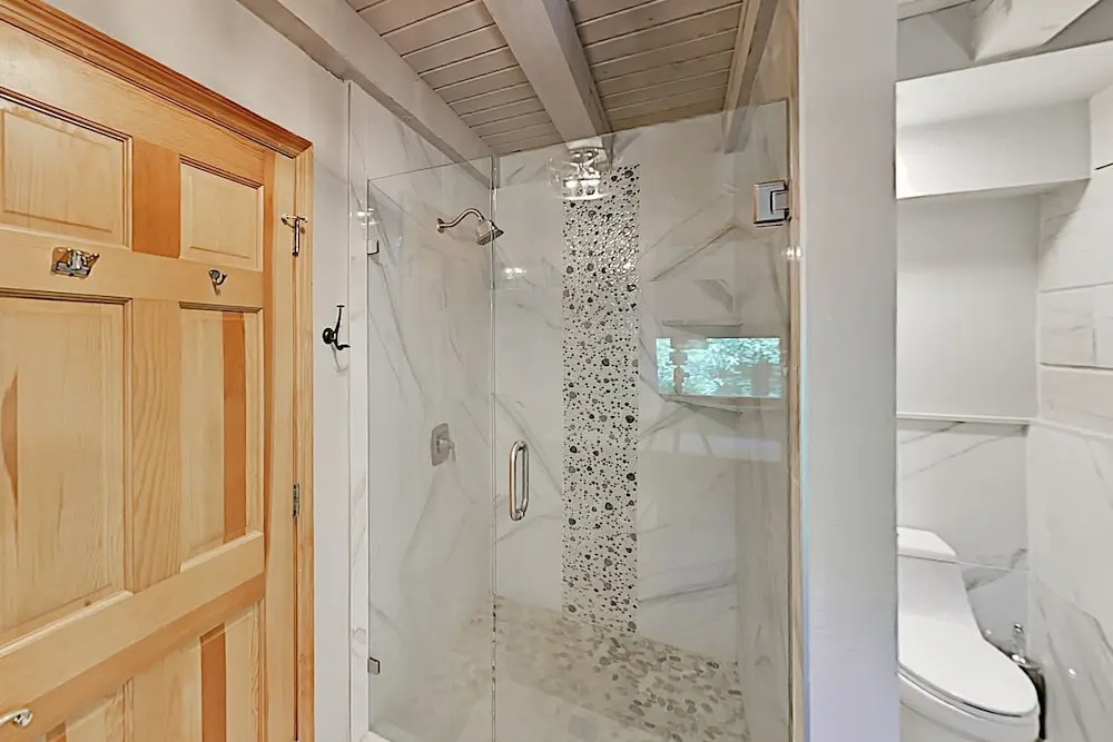 203hawtd 5 Bedroom Home