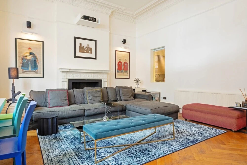 Bright 2 Bedroom Apartment in South Kensington