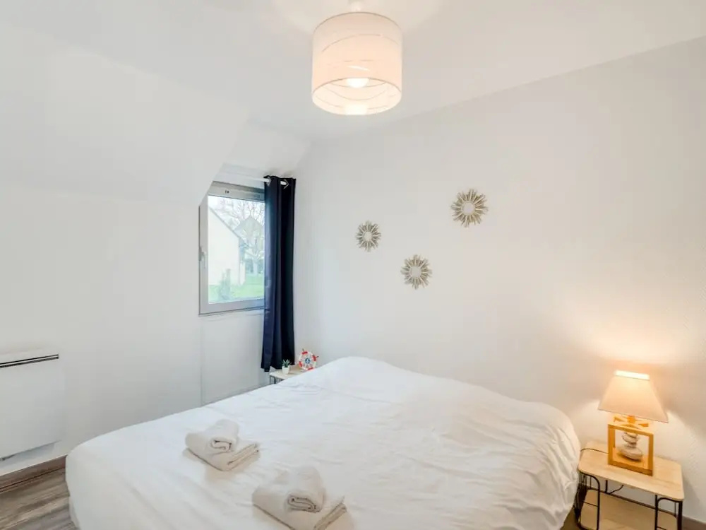 Quaint Apartment in Port-en-bessin-huppain With Balcony