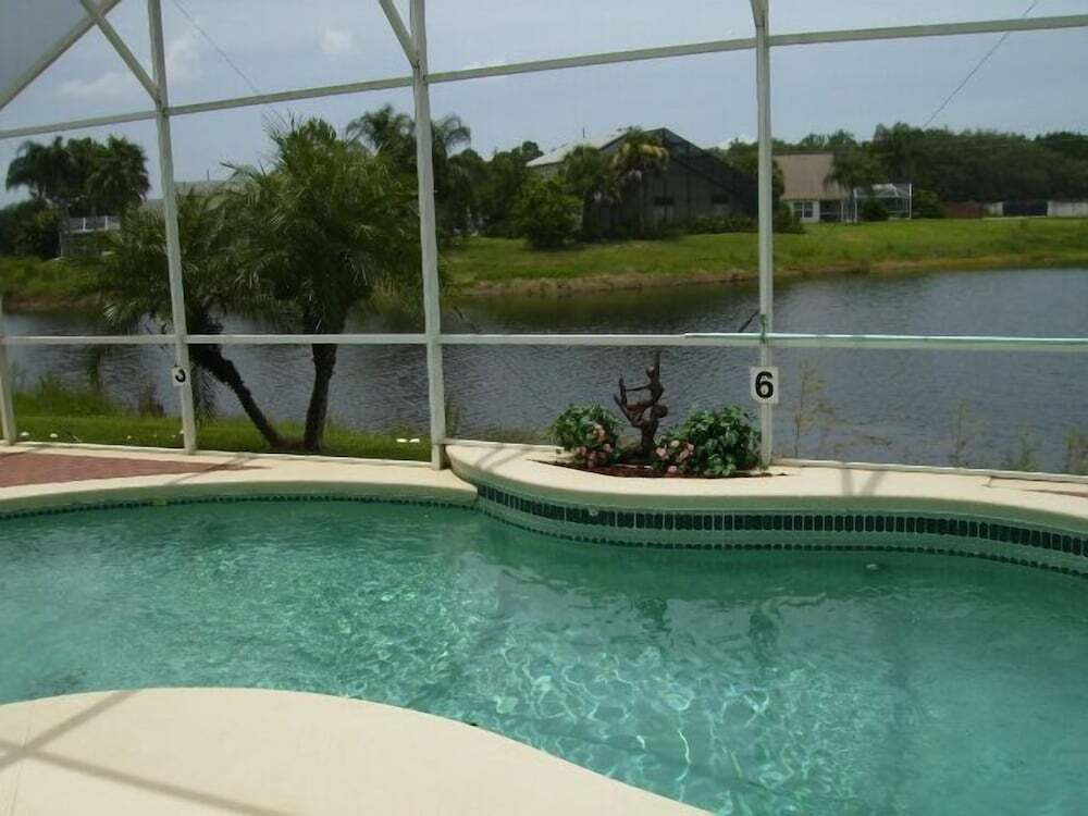 4 BR Oak Island Harbor Sleeps 8