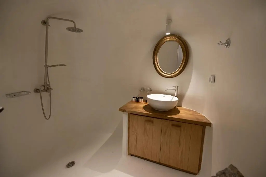 Astrea Suites Notus Dome House