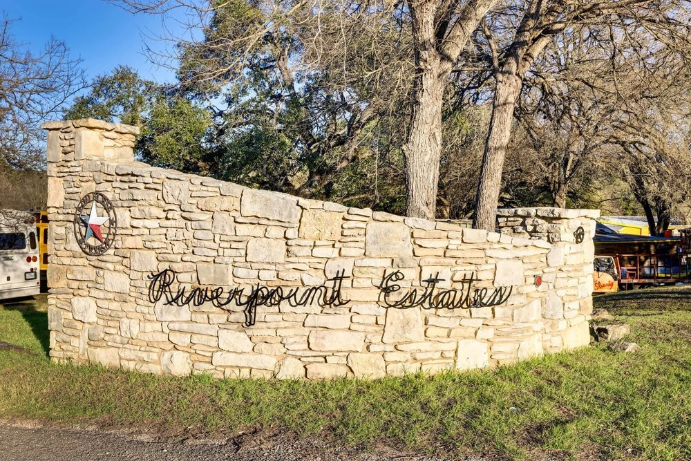Stylish Home w/ Hot Tub ~ 4 Mi to Canyon Lake