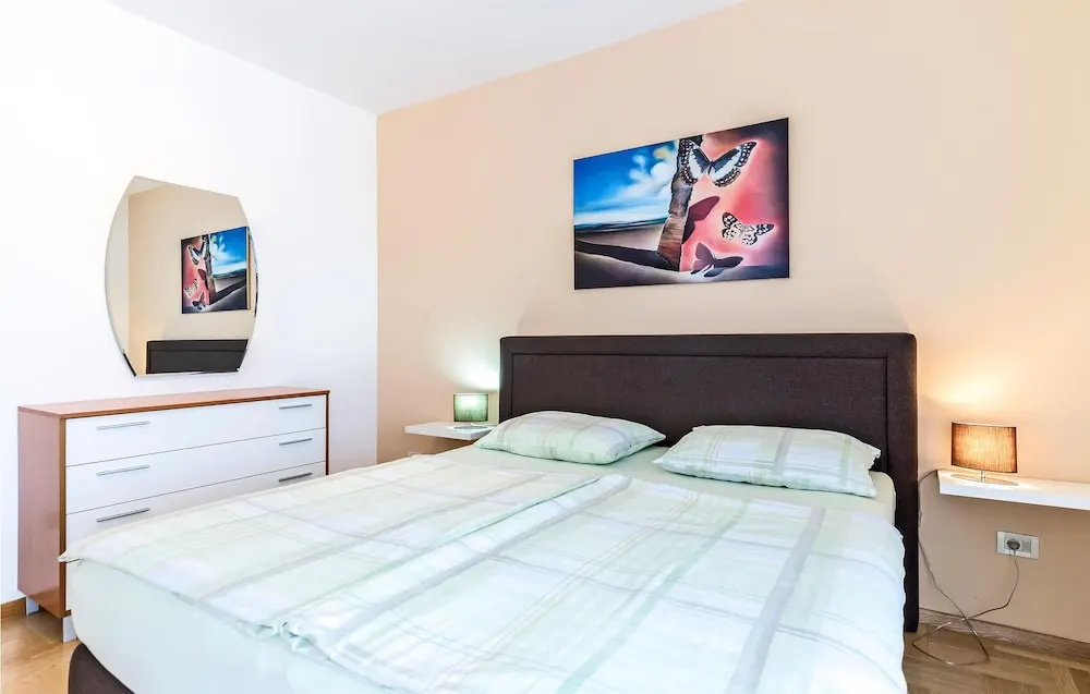 Amazing Apartment in Banjole With Outdoor Swimming Pool, Wifi and 2 Bedrooms