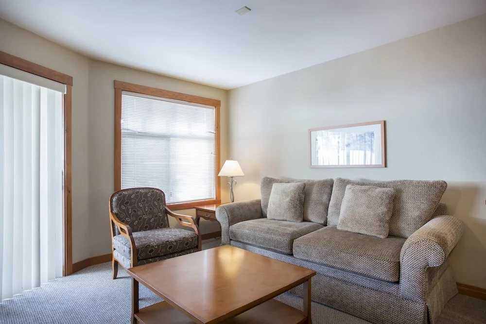 1307 - Two Bedroom Standard Eagle Springs West 2 Condo by RedAwning