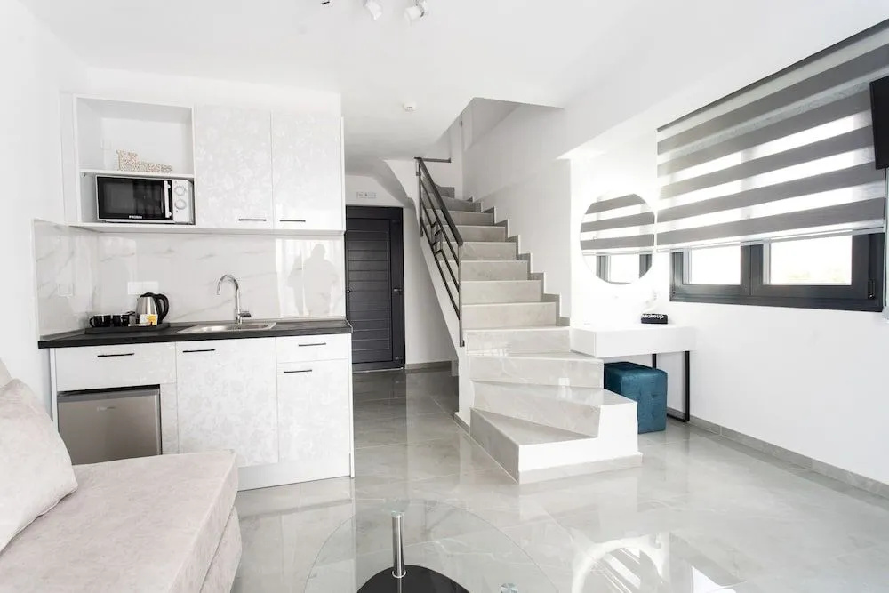 Aeonian Luxury Suites
