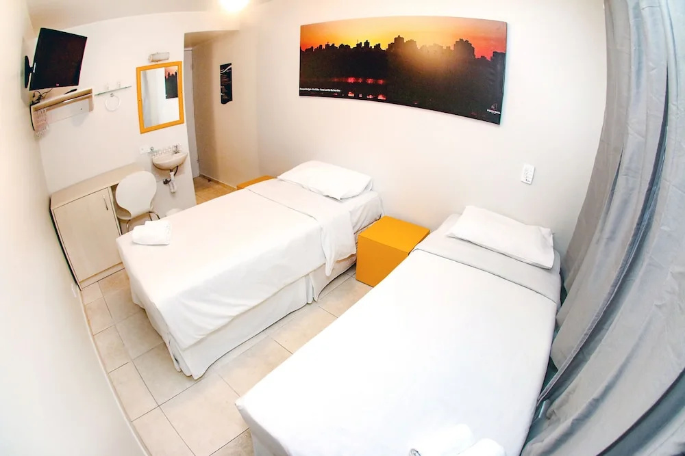 Esquina Batel - Hotel Econômico