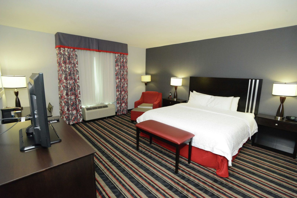 Hampton Inn & Suites Albany at Albany Mall