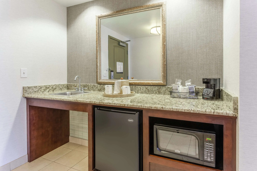 Hampton Inn & Suites Saratoga Springs Downtown