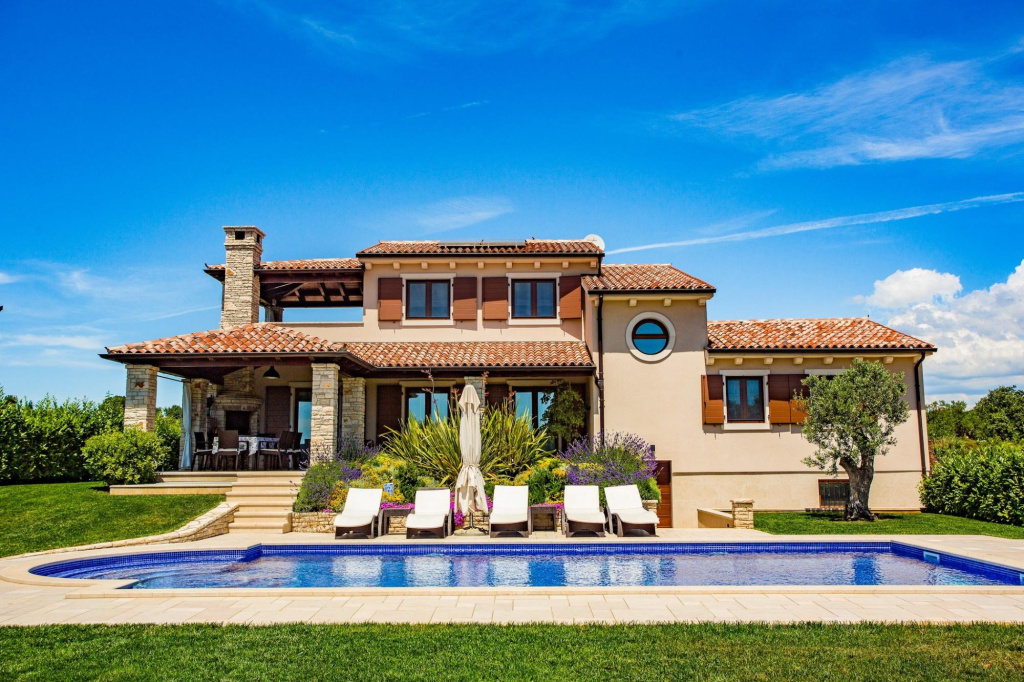 Villa De Flora by Interhome