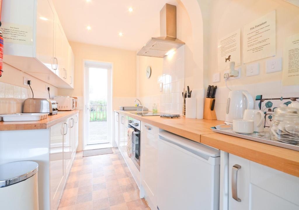23 Tollgate Cottages