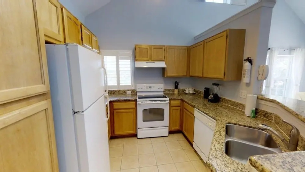 Runaway Beach - 3 Bd Villa (RW15204)