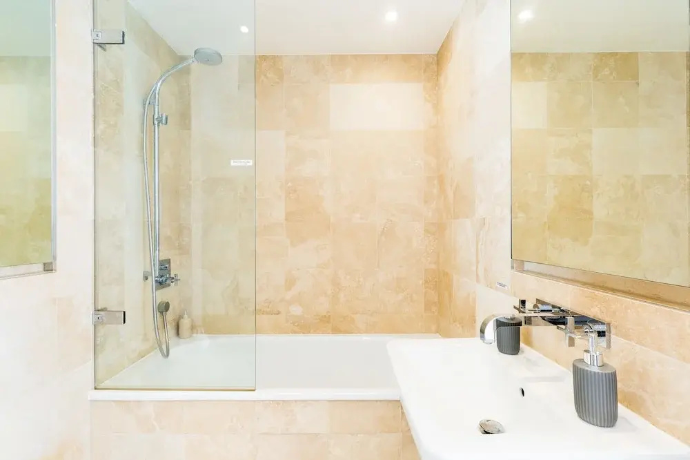 Reign Luxure Apartments