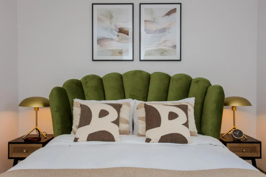 The Sparkford Gardens - Lovely 2BDR with Balcony