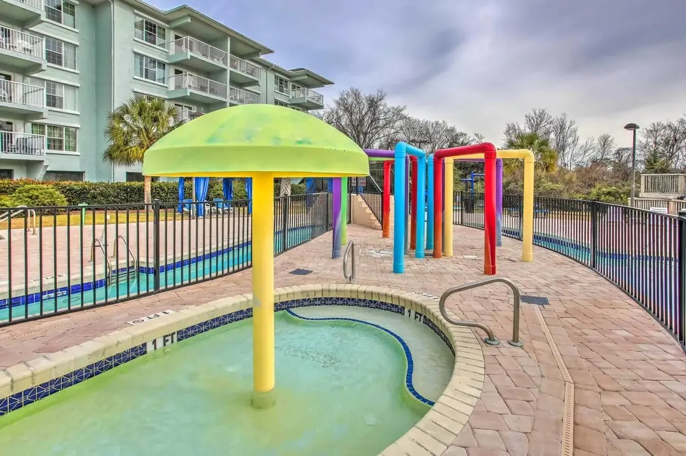 Summerhouse Villas Condo: Private Resort Beach