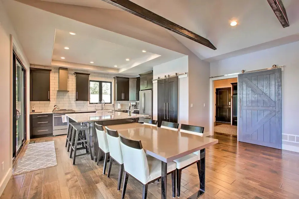 Sunroom + Hot Tub! Waterfront Silver Lake Home