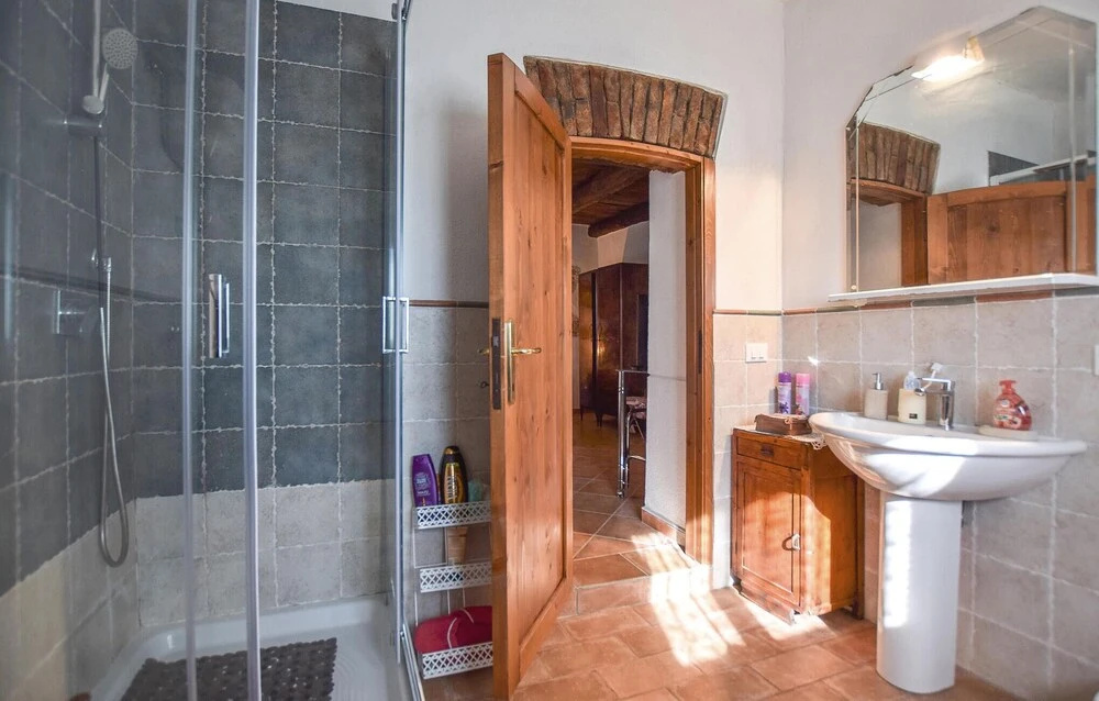 1 Bedroom Gorgeous Home In Montebuono