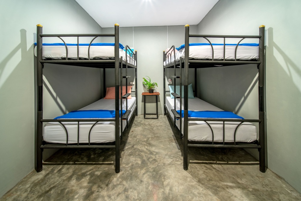Eclipse Hostel and Bar