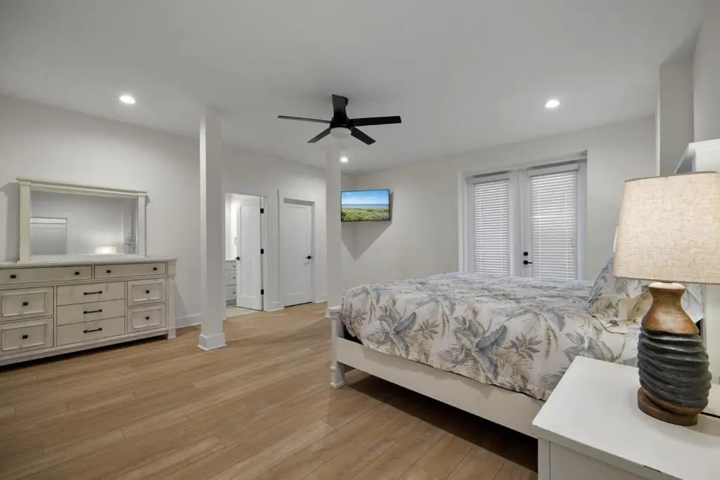 Beachside Beauty at Surfview Paradise