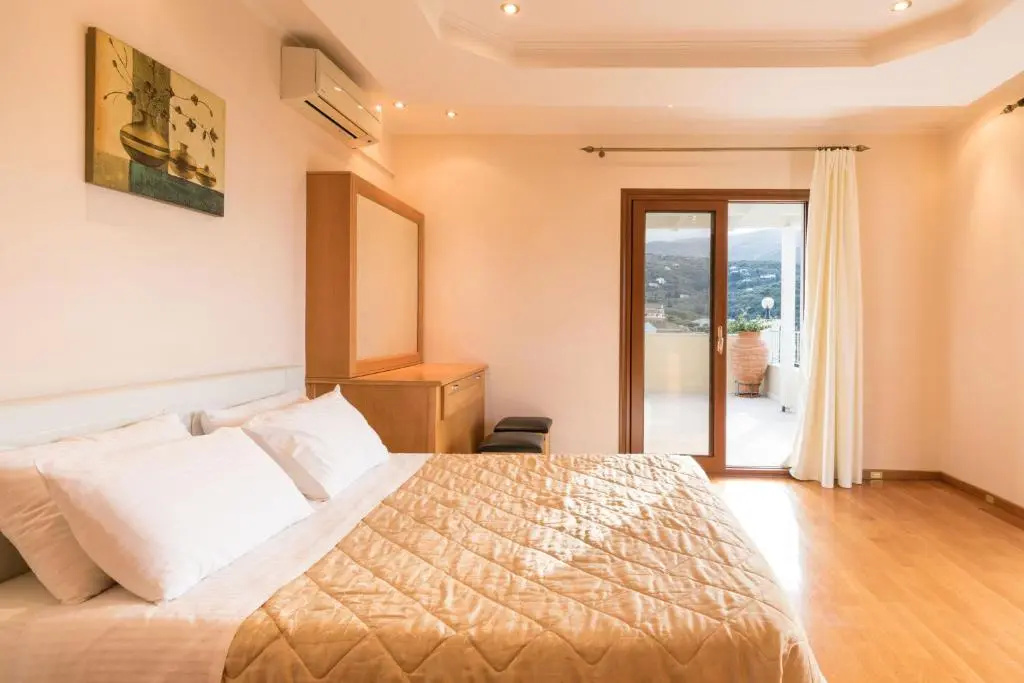 Kassiopi View Villas-Corfu-Villa Christos-4 bedrooms-big private pool-sea view-prime location