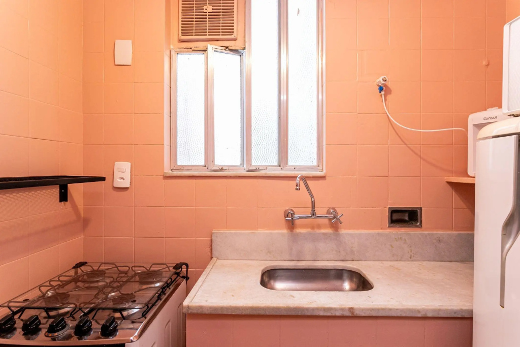 Quarto&Sala a 550m da Praia de Ipanema | PFA58/804