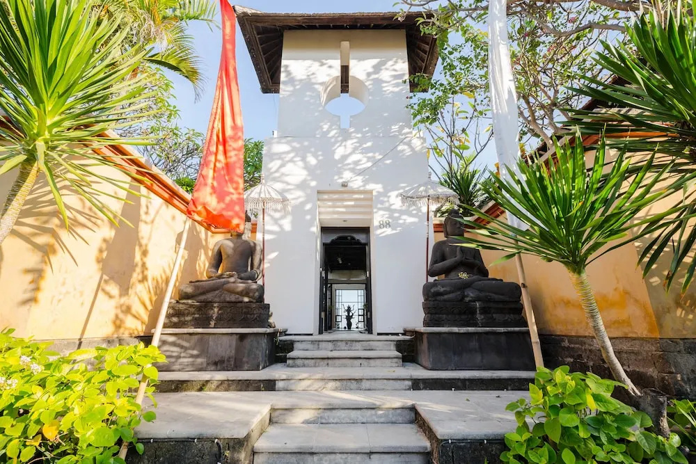 Suarti Resort, Villas & Gallery