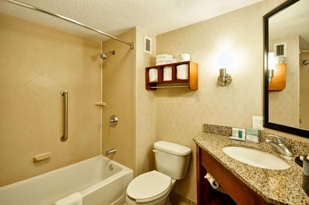 Hampton Inn Cleveland-Westlake
