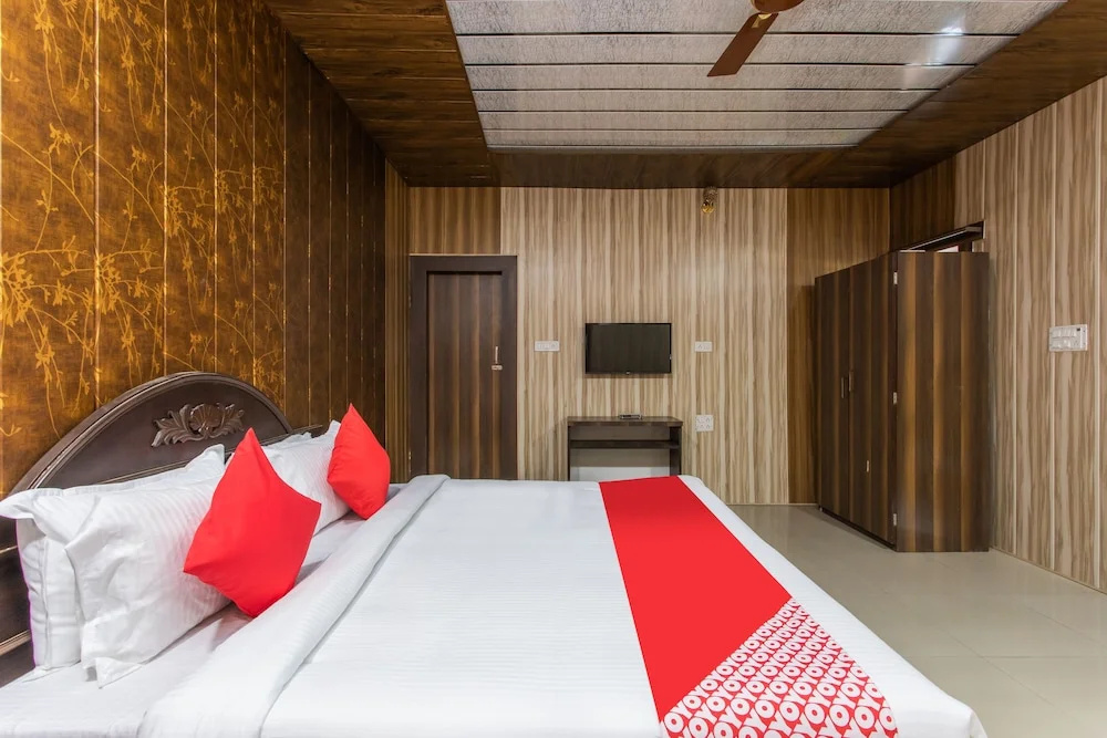 Oyo 28591 Hotel Madur Milan Garden