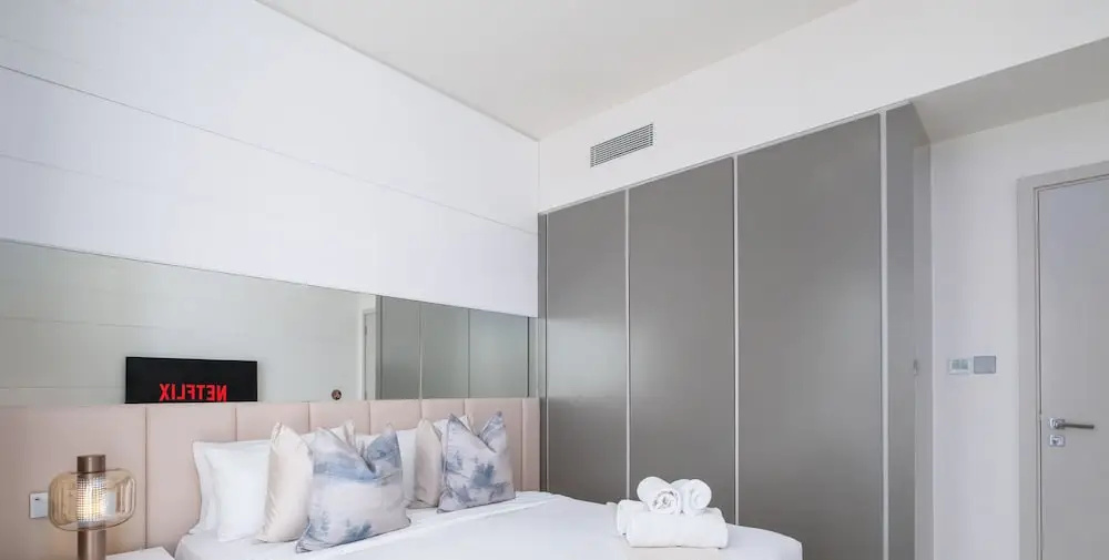 LUX  Luxury Sunrise Beachfront Suite 2