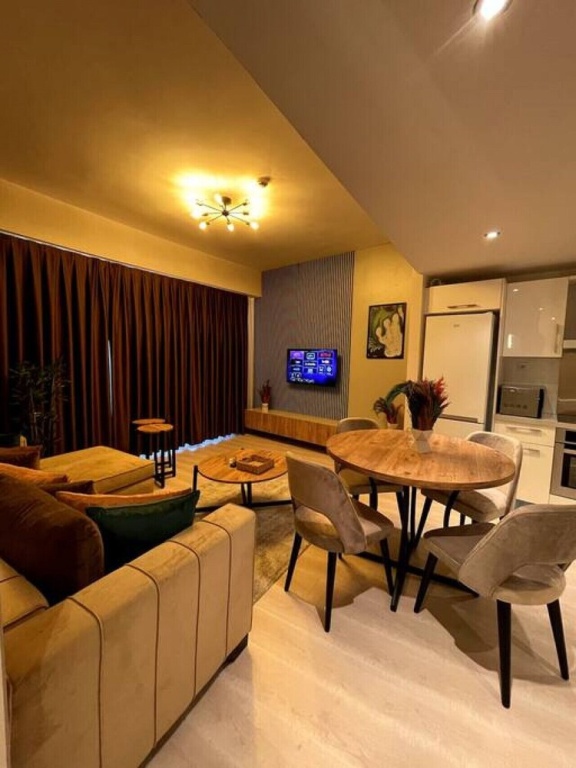 1bedroom Apartment With Terrace Near Mail of Istanbul