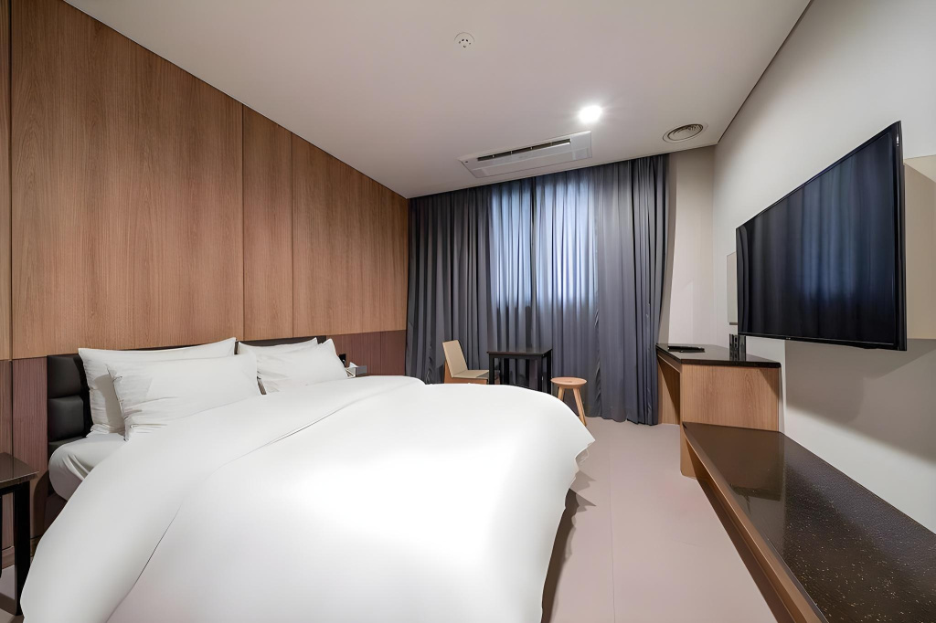 Bricks Hotel