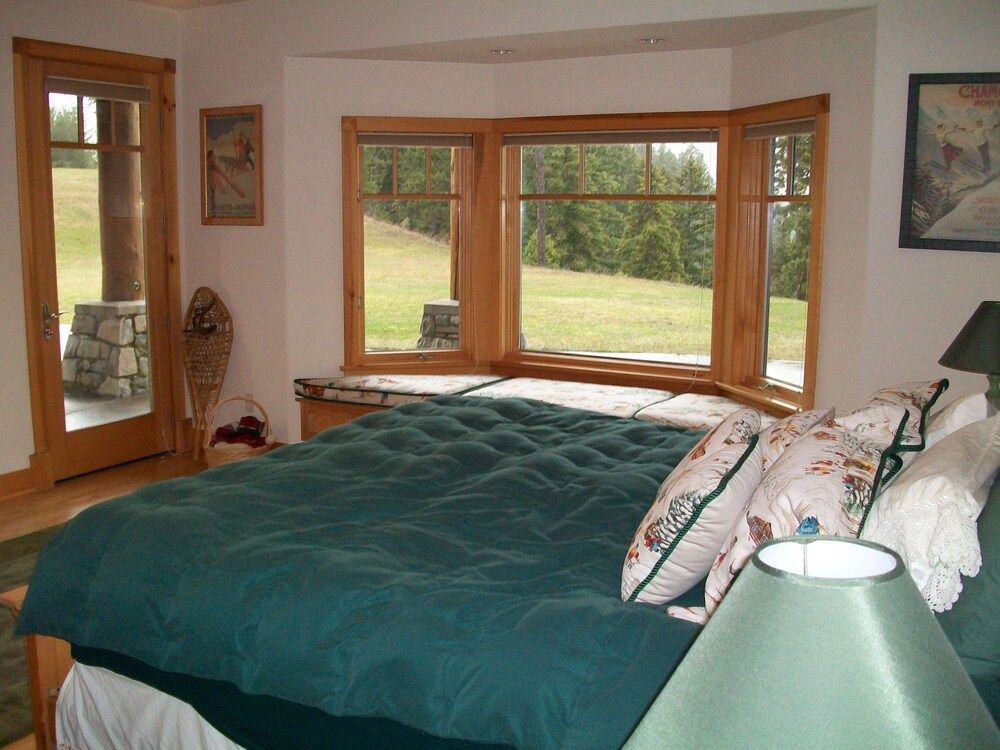 The Lodge at Trout Creek Bed and Breakfast