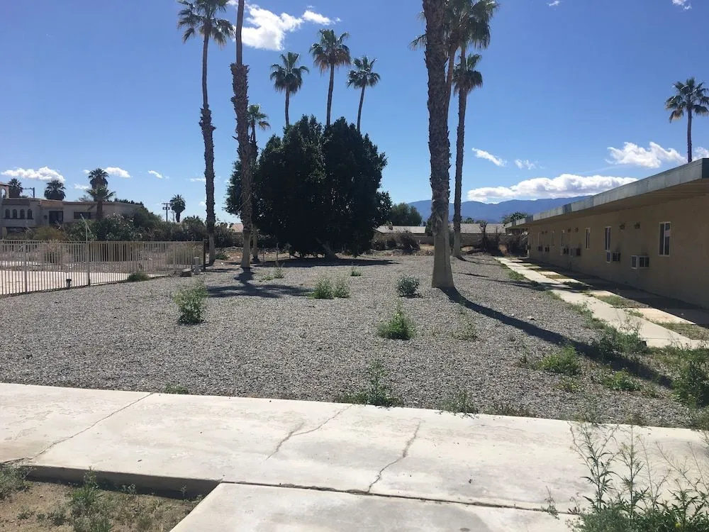 Palm Shadow Inn