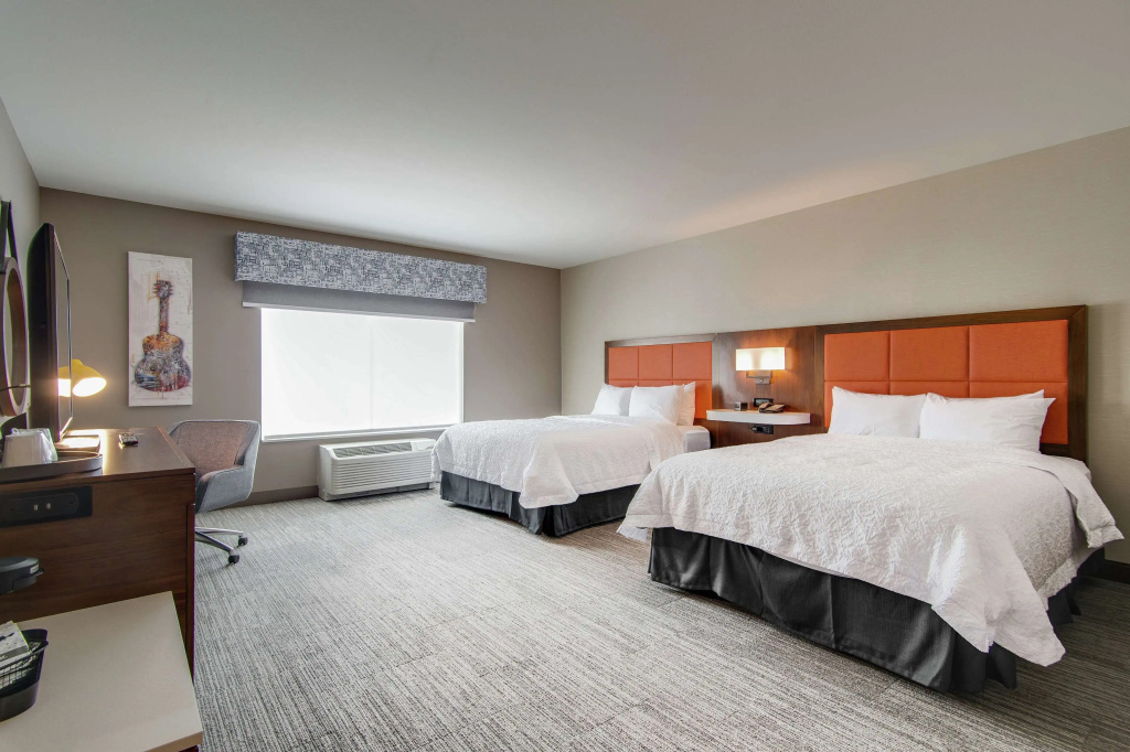 Hampton Inn & Suites Nashville North Skyline