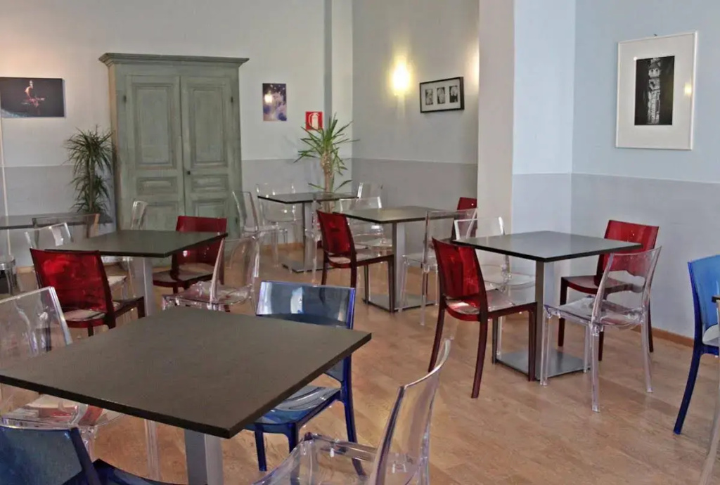 Hotel Magenta